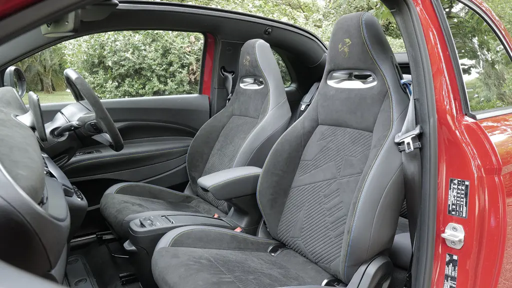 Abarth 500 114kW Scorpionissima 42.2kWh 2dr Auto