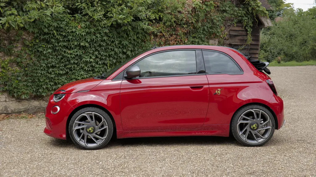 Abarth 500 114kW Scorpionissima 42.2kWh 2dr Auto