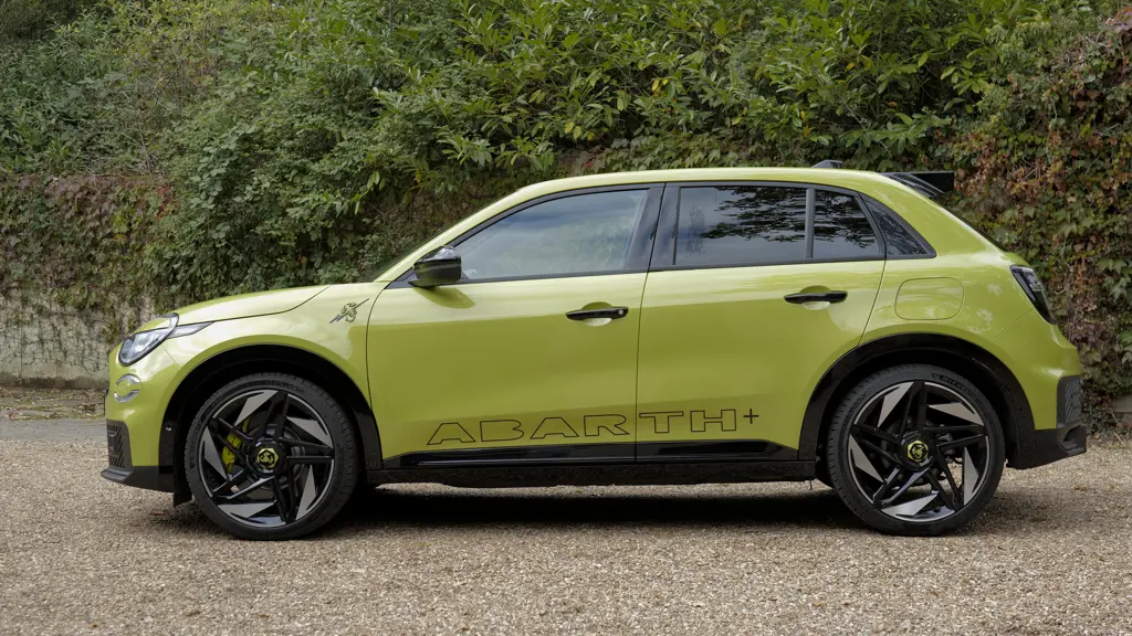 Abarth 600 207kW Scorpionissima 54kWh 5dr Auto