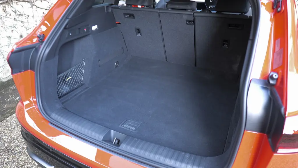 Audi Q6 185kW 83kWh Sport 5dr Auto S+V