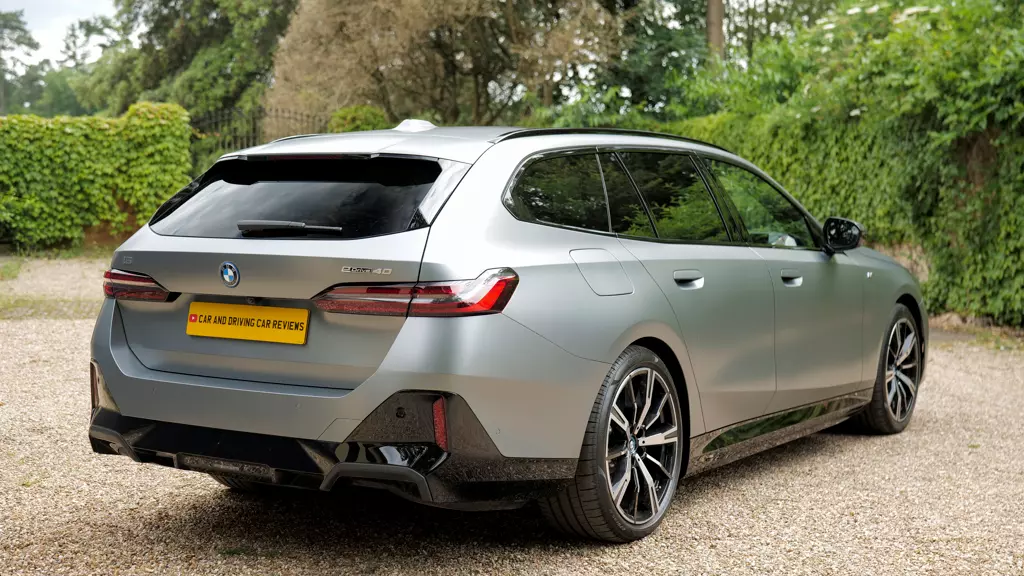 BMW 5 Series 530e M Sport Pro 5dr Auto Tech +/Comfort + NI