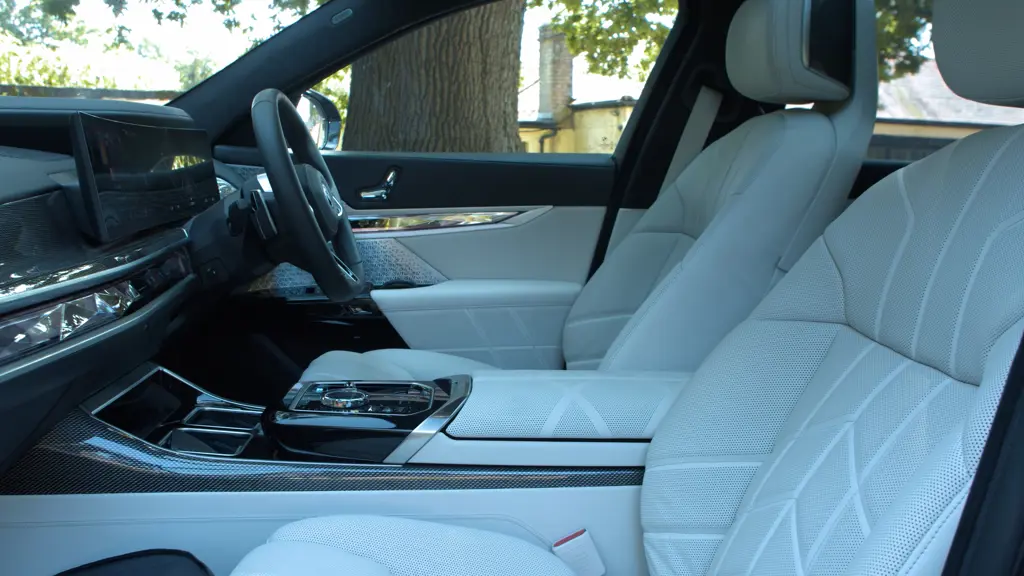 BMW 7 Series M760e xDrive 4dr Auto