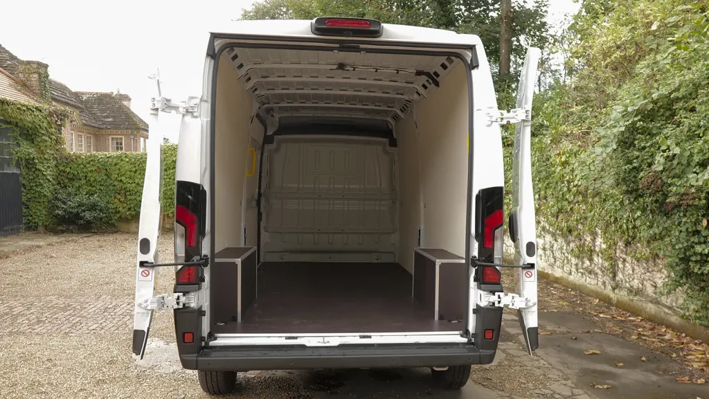 Citroen Relay 35 L3 Diesel 2.2 Bluehdi 140 Platform CAB Enterprise