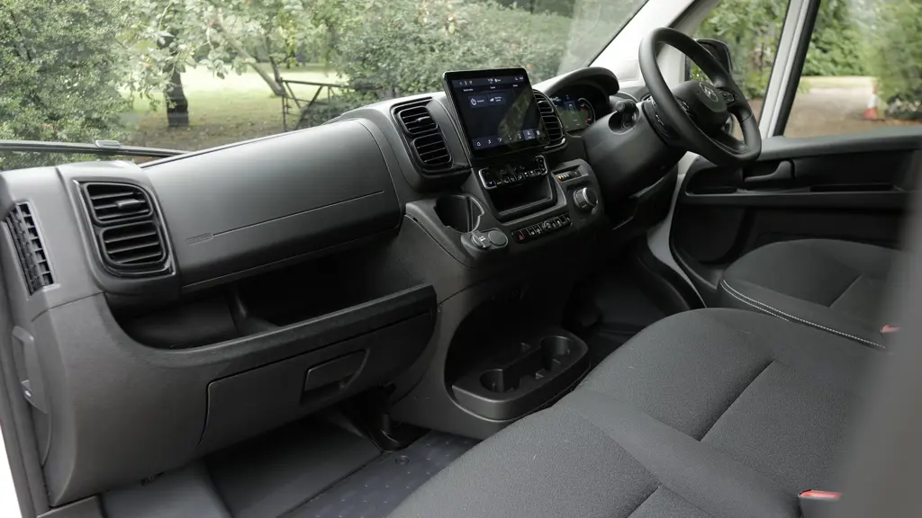 Citroen Relay 35 L3 Diesel 2.2 Bluehdi 140 Platform CAB Enterprise