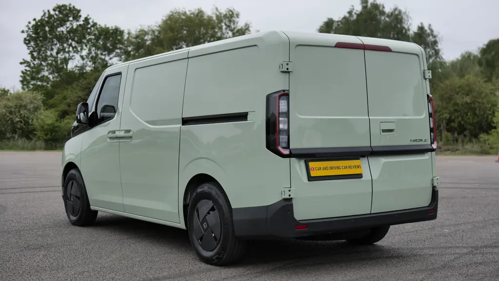 Farizon Sv L1 Electric 170KW 83KWH H1 Van Auto