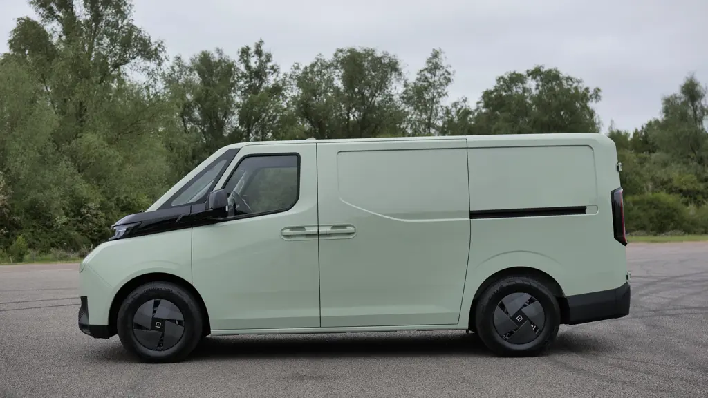 Farizon Sv L1 Electric 170KW 83KWH H1 Van Auto