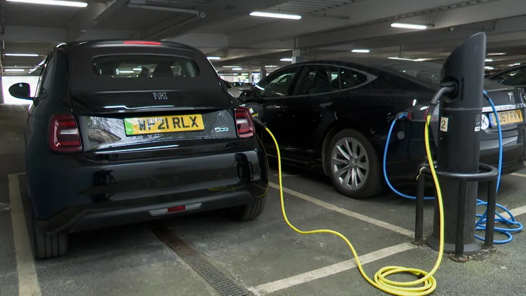 Fiat 500 87kW Red 42kWh 2dr Auto