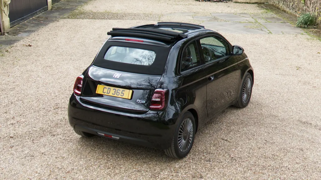 Fiat 500 87kW Red 42kWh 2dr Auto