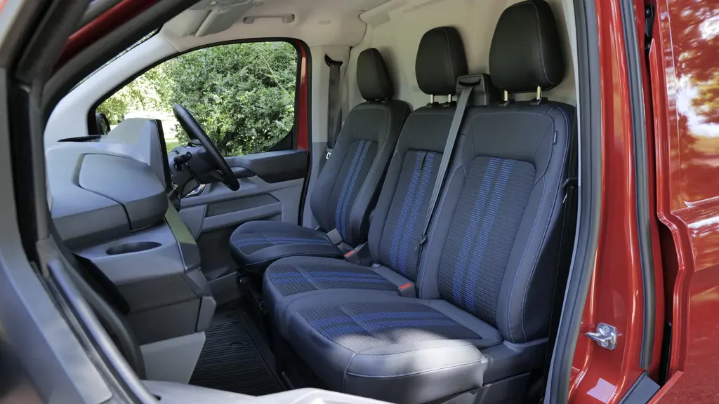 Ford Transit Custom E- 320 L1 RWD 210KW 65KWH H1 Van MS-RT Auto