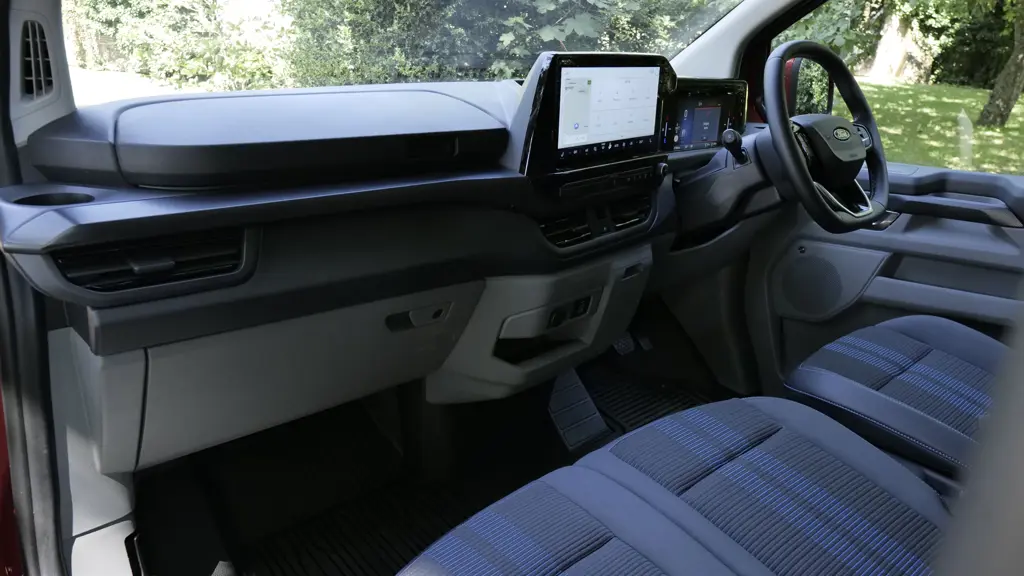 Ford Transit Custom E- 320 L1 RWD 210KW 65KWH H1 Van MS-RT Auto