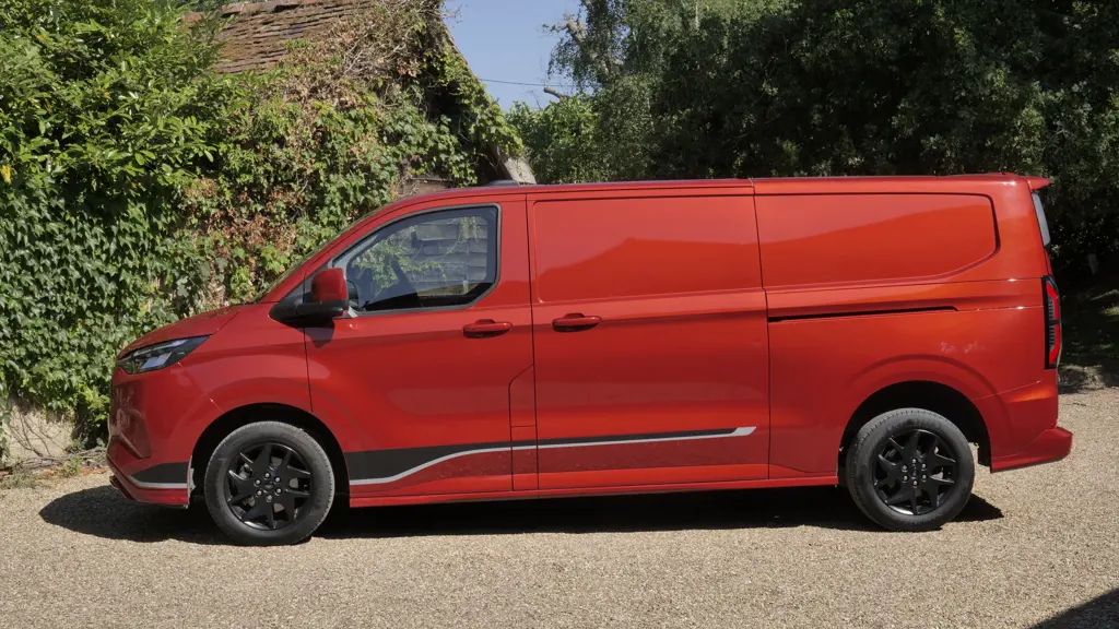 Ford Transit Custom E- 320 L1 RWD 210KW 65KWH H1 Van MS-RT Auto