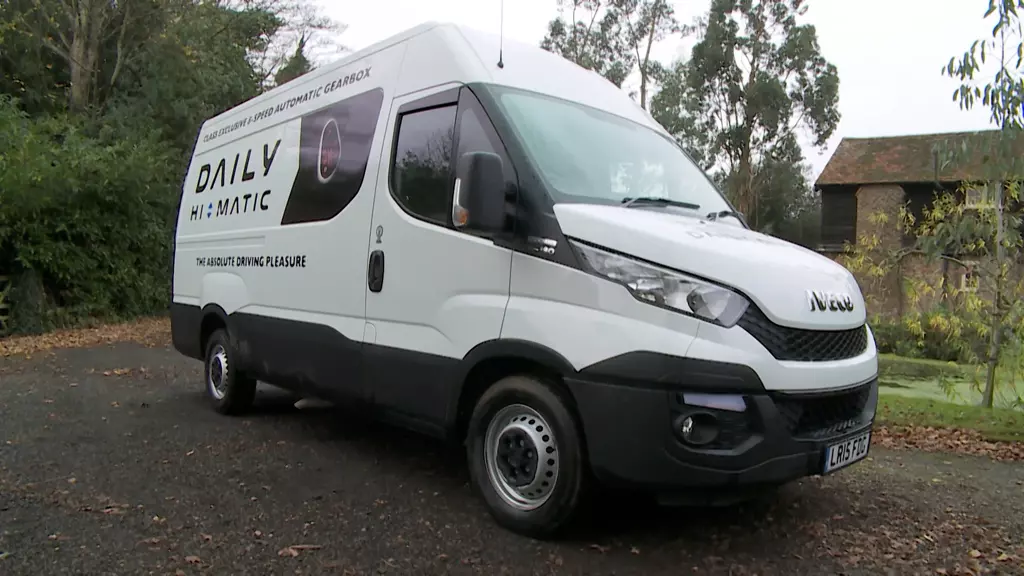 Iveco Daily 35S14 Diesel 2.3 Crew CAB Chassis 4100 WB