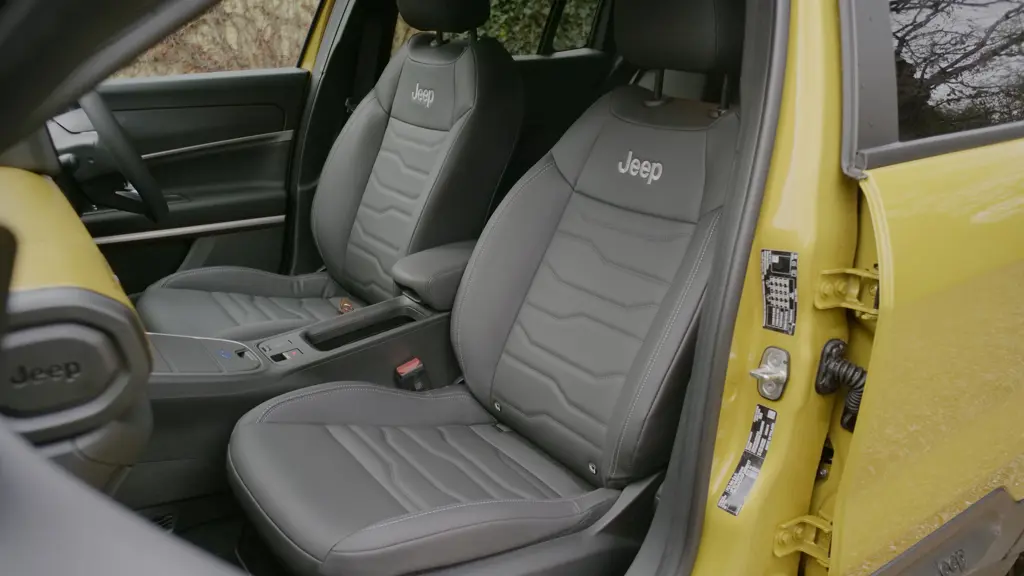 Jeep Avenger 1.2 E-AWD e-Hybrid Upland 5dr DCT