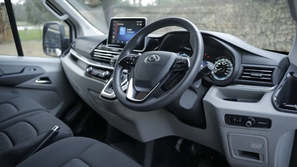 Maxus Deliver 9 LWB Diesel RWD 2.0 D20 150 Chassis CAB