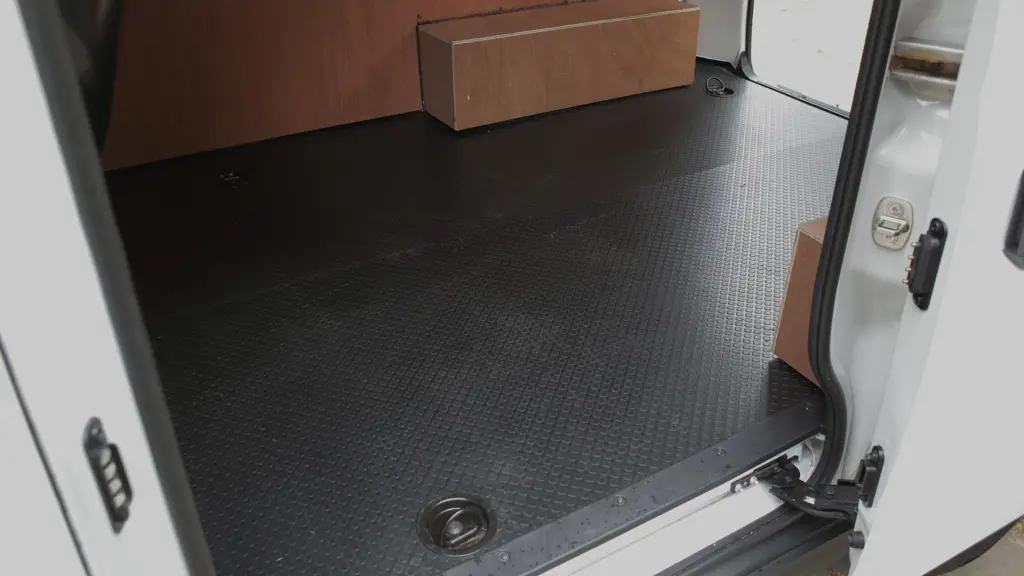 Maxus Deliver 3 E L2 Electric 118KW Chassis CAB 50.2Kwh Auto