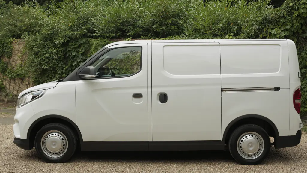 Maxus Deliver 3 E L2 Electric 118KW Chassis CAB 50.2Kwh Auto