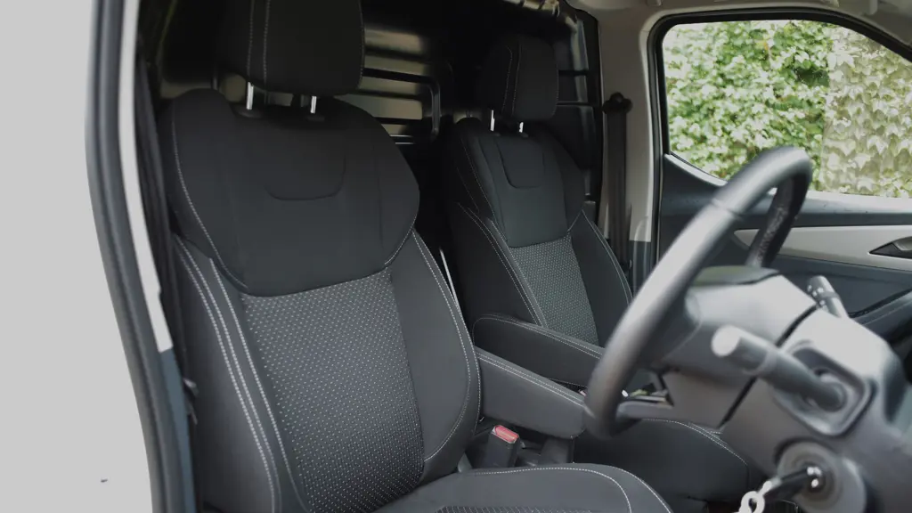 Maxus Deliver 3 E L2 Electric 118KW Chassis CAB 50.2Kwh Auto