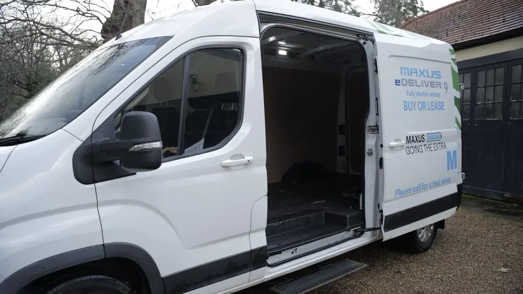 Maxus Deliver 9 E MWB Electric FWD 150KW High Roof Van 77KWH Auto