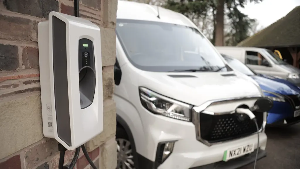 Maxus Deliver 9 E MWB Electric FWD 150KW High Roof Van 77KWH Auto