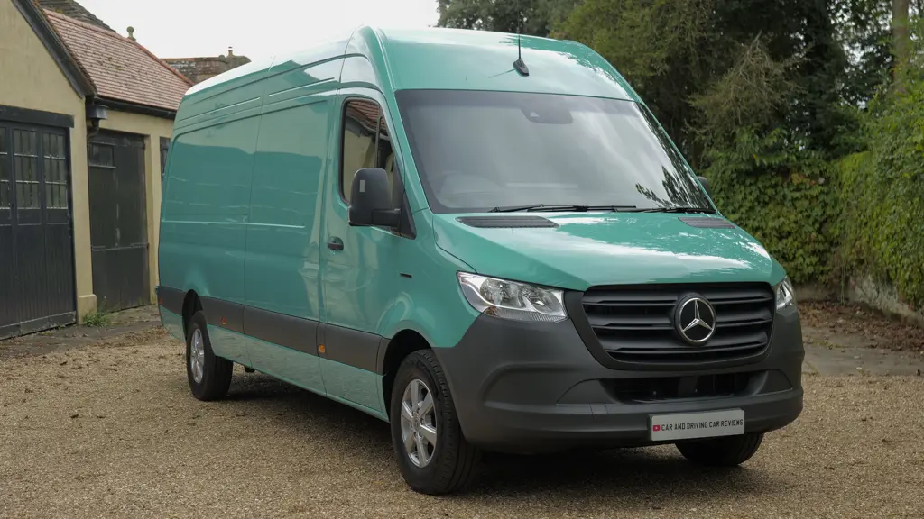 Mercedes-Benz Sprinter E 314 L2 Electric RWD 100KW 81KWH PRO Chassis CAB Auto