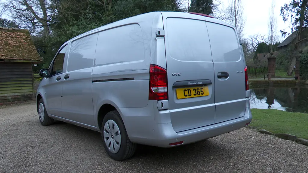 Mercedes-Benz Vito Tourer L3 Diesel RWD 116 CDI PRO 9-Seater 9G-Tronic