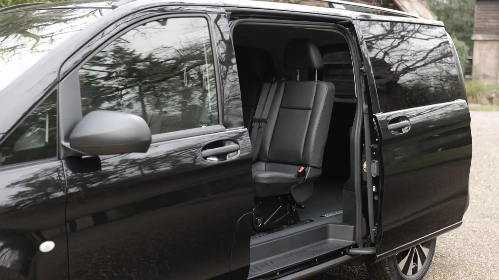 Mercedes-Benz Vito L2 Diesel RWD 119Cdi Select Crew Van 9G-Tronic