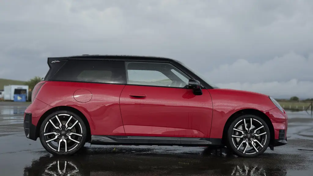 MINI Cooper 135kW E Monochrome 41kWh 3dr Auto