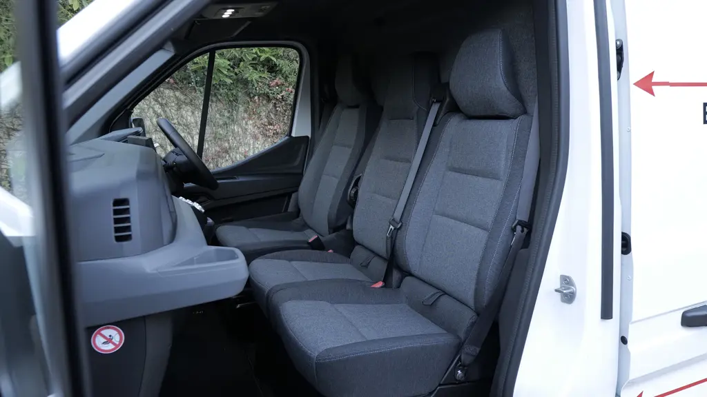 Nissan Interstar F35 L2 Electric 105KW 87KWH H2 Tekna Van Auto