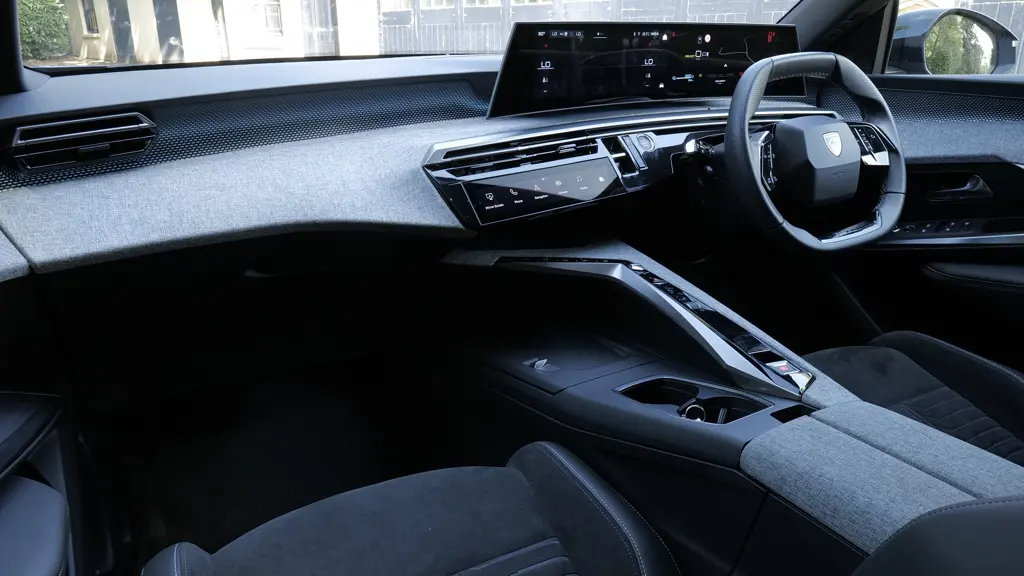 Peugeot 3008 1.2 Hybrid 145 Allure 5dr e-DSC6