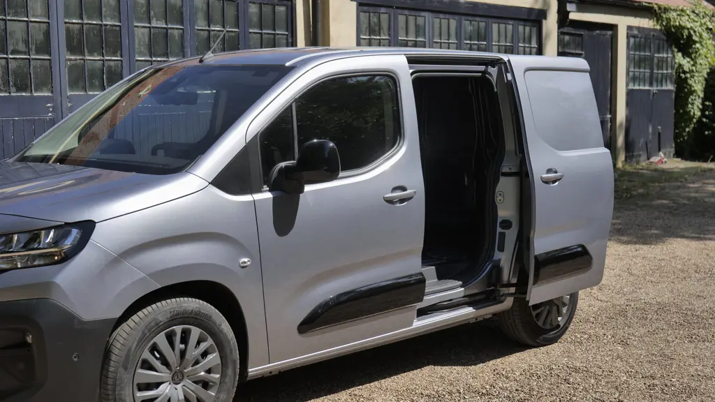 Peugeot Partner Standard Diesel 1.5 Bluehdi 130 Professional Plus Van EAT8