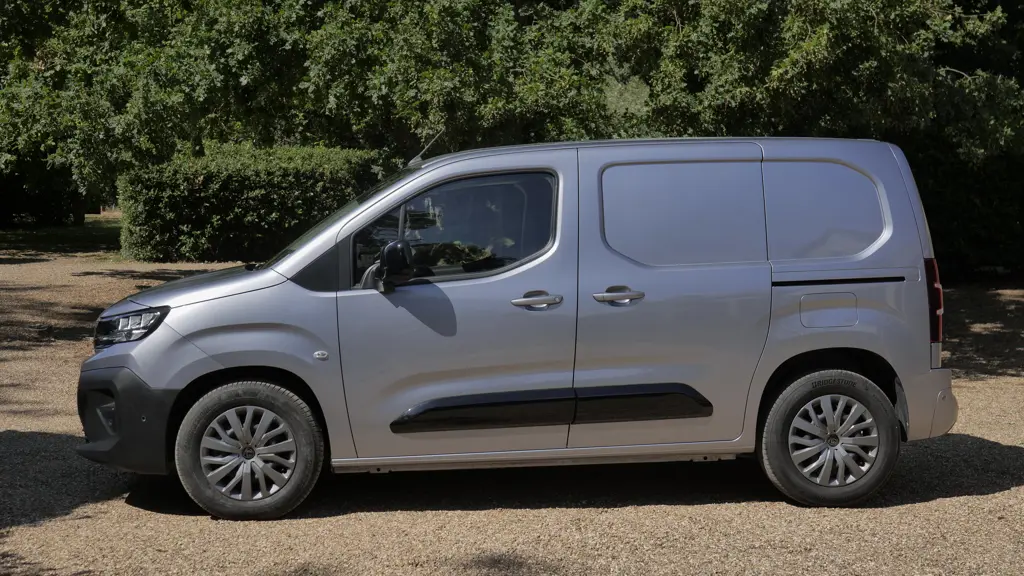 Peugeot Partner Standard Diesel 1.5 Bluehdi 130 Professional Plus Van EAT8