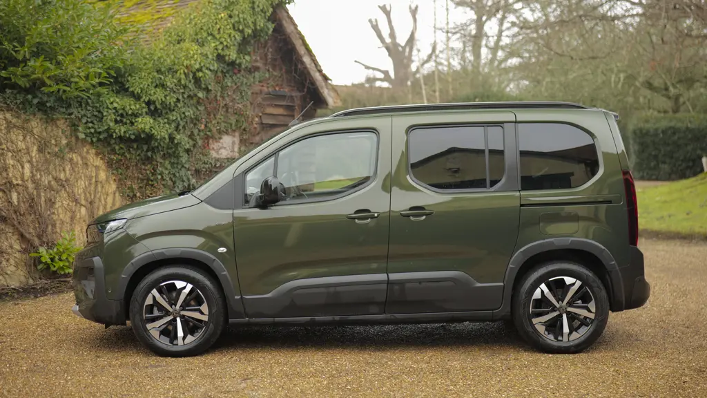 Peugeot Rifter 100kW Allure 52kWh 5dr Auto