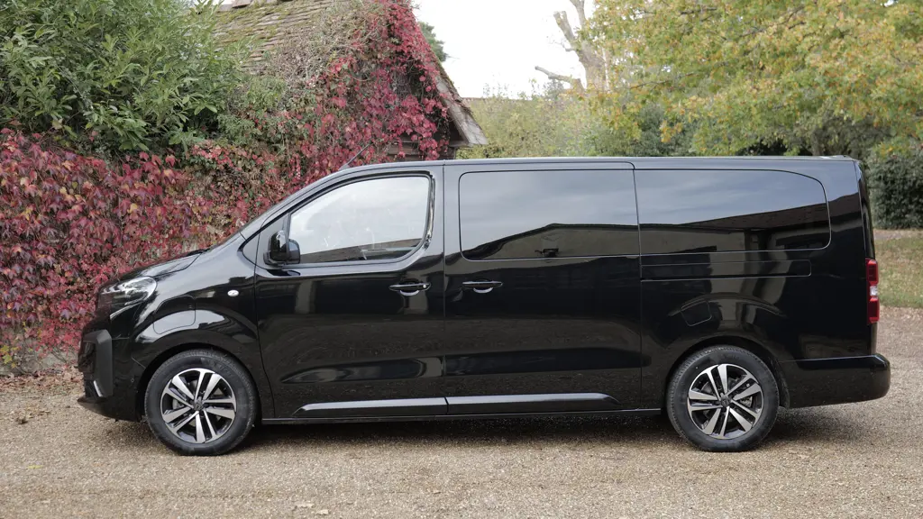 Peugeot Traveller 100kW Active Standard 8 Seat 75kWh 5dr Auto