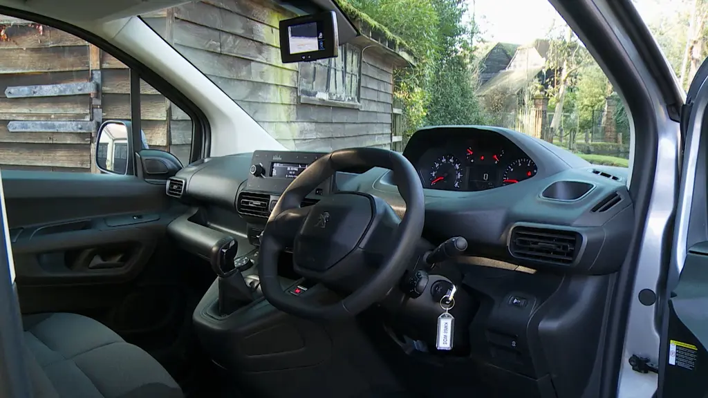 Peugeot Partner E- Long 100KW 52KWH Professional Crew Van Auto