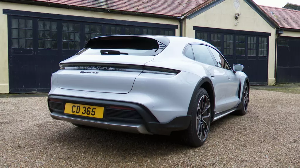 Porsche Taycan 440kW 4S 105kWh 5dr Auto