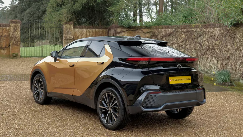 Toyota C-HR 1.8 Hybrid Design 5dr CVT Bi-tone