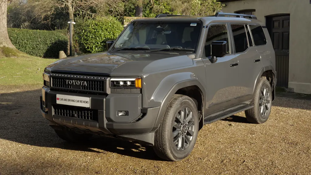 Toyota Land Cruiser 2.8 D-4D 204 Invincible 5dr Auto 7 Seat