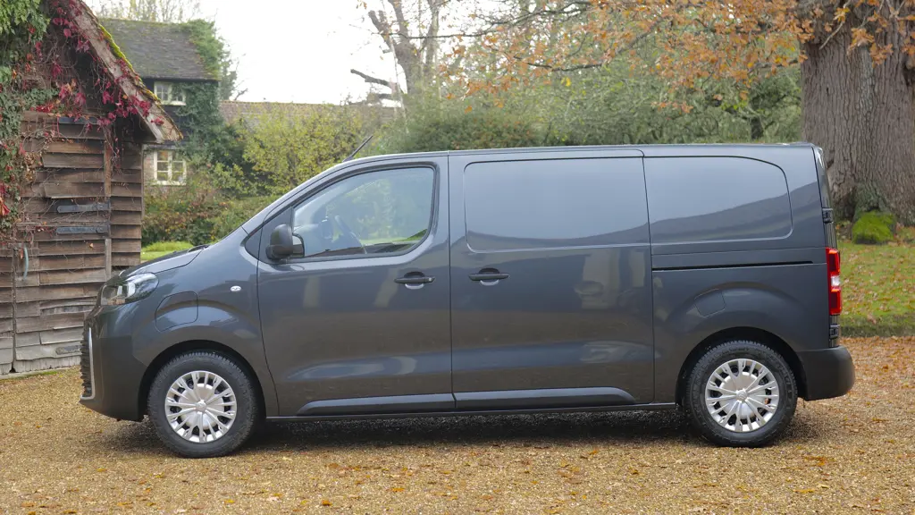 Toyota Proace L1 Diesel 2.0D 145 Icon Premium Van