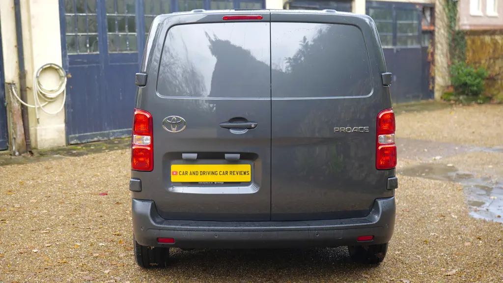 Toyota Proace L1 Diesel 2.0D 145 Icon Premium Van