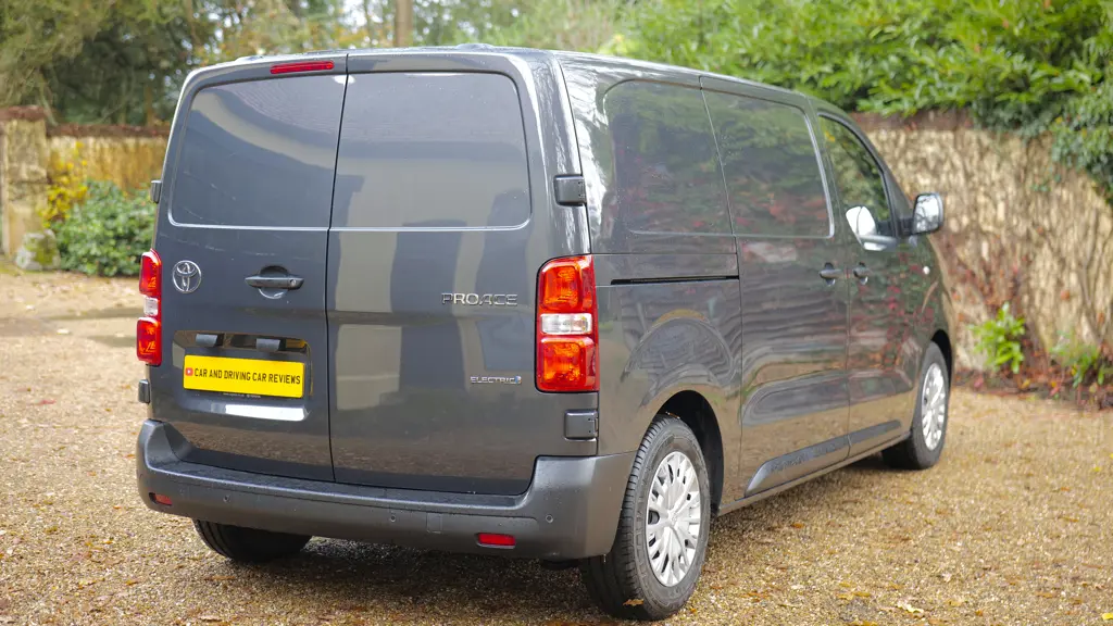 Toyota Proace L1 Electric 100KW Active 75KWH Platform CAB Auto