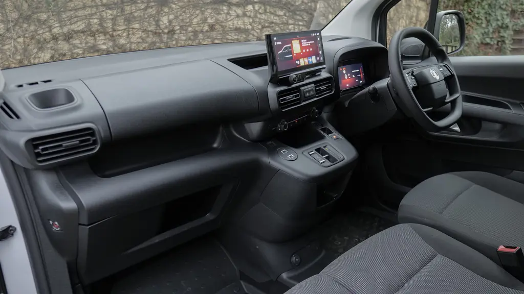 Vauxhall Combo Cargo XL Electric 100KW Prime 52KWH H1 Crew Van Auto