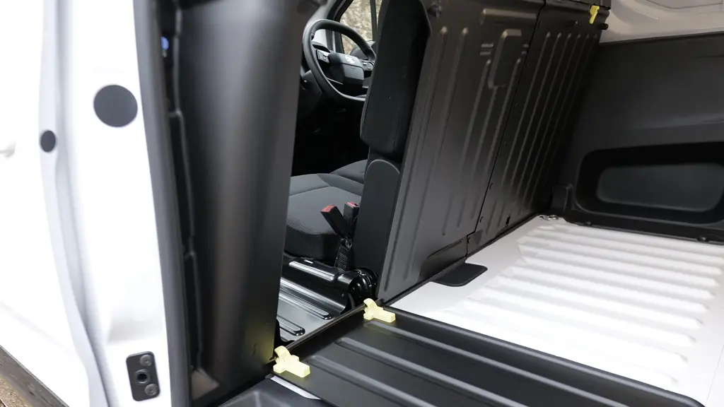 Vauxhall Combo Cargo XL Electric 100KW Prime 52KWH H1 Crew Van Auto