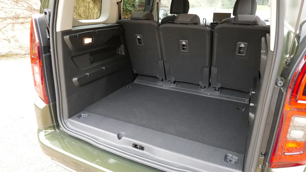 Vauxhall Combo Life 100kW Design 52kWh 5dr Auto