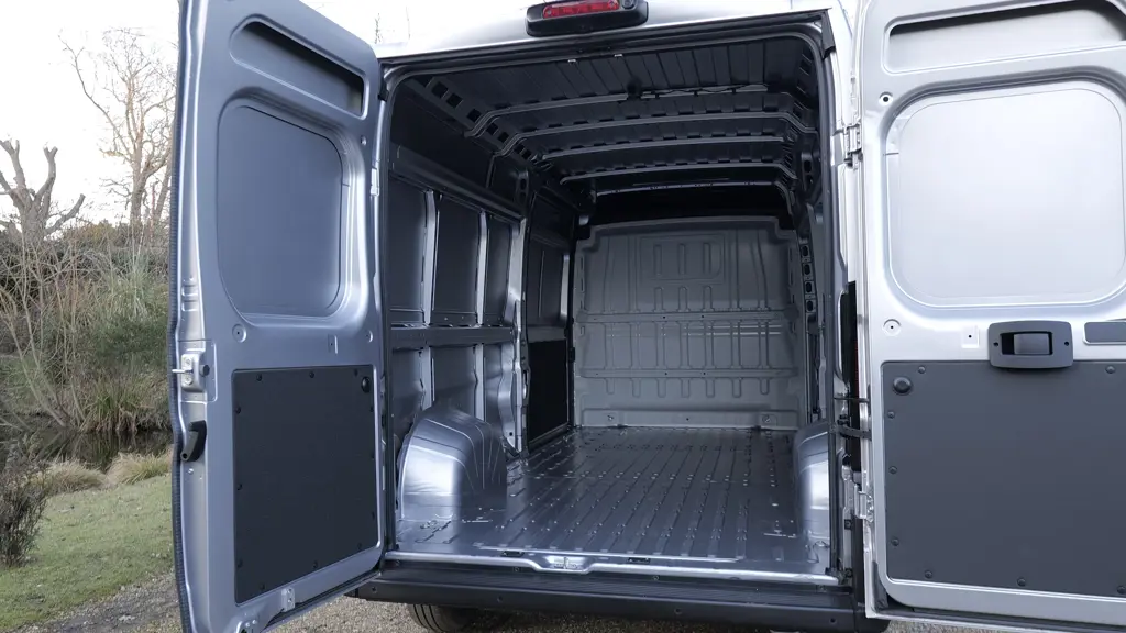 Vauxhall Movano 3500 L3 Diesel FWD 2.2 Turbo D 140 H3 Van Prime