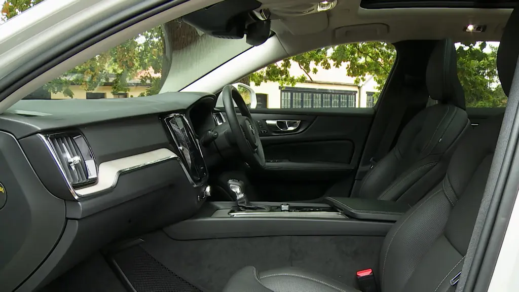 Volvo V60 2.0 B4P Plus Dark 5dr Auto 7 speed