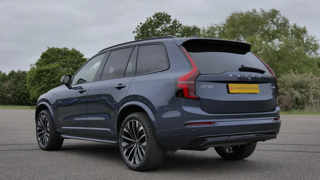 Volvo XC90 2.0 B5P Plus Dark 5dr AWD Geartronic