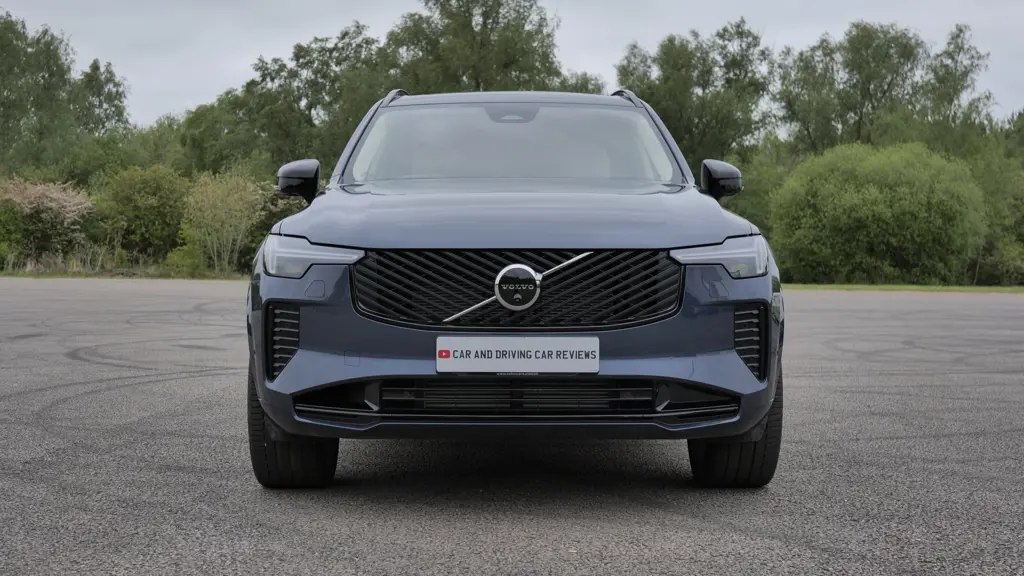 Volvo XC90 2.0 B5P Plus Dark 5dr AWD Geartronic